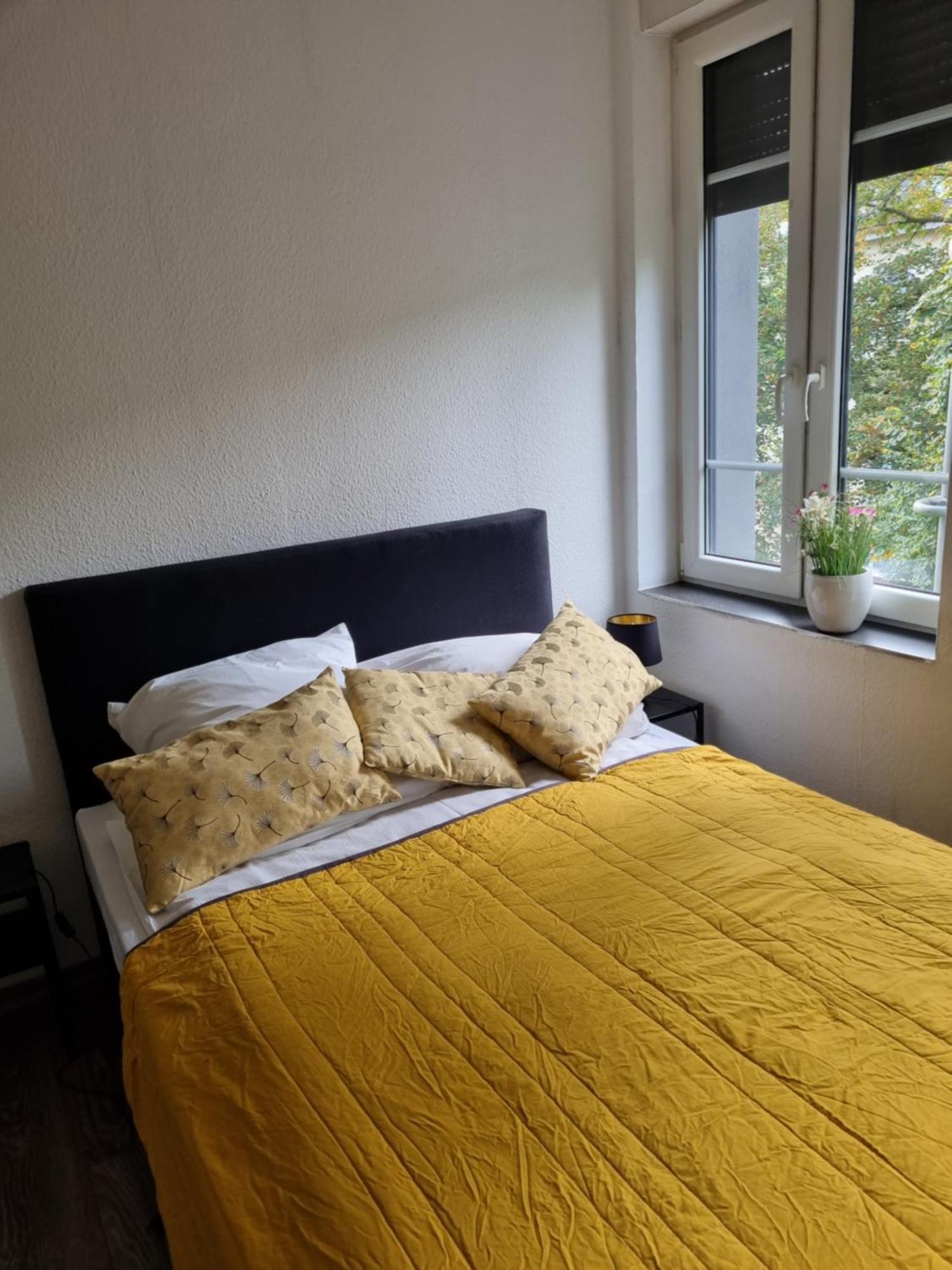 City-Apartment In Krefeld, Kueche, Naehe Duesseldorf Messe Esterno foto